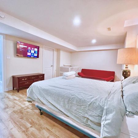 Cozy Home In Richmond Hill With Free Parking 외부 사진